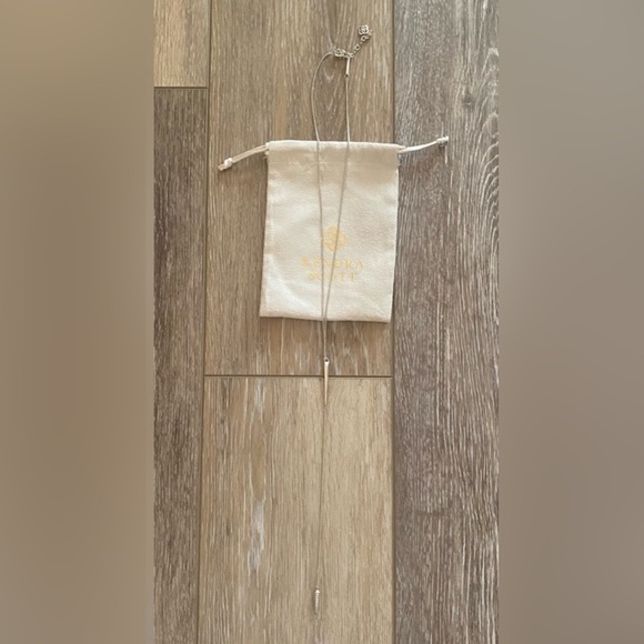 NWOT Long Silver Kendra Scott Necklace - Picture 4 of 4